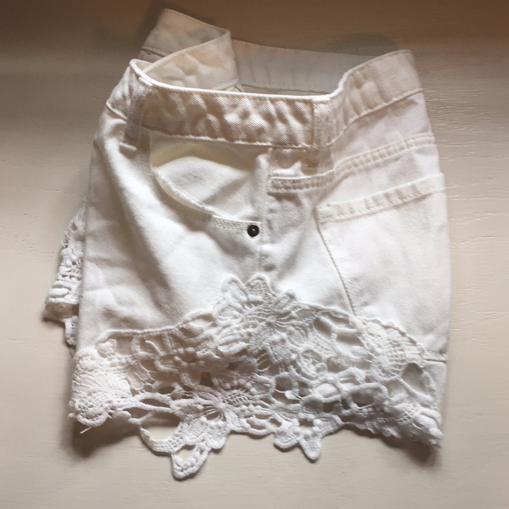 Shorts - Picture 2 of 3